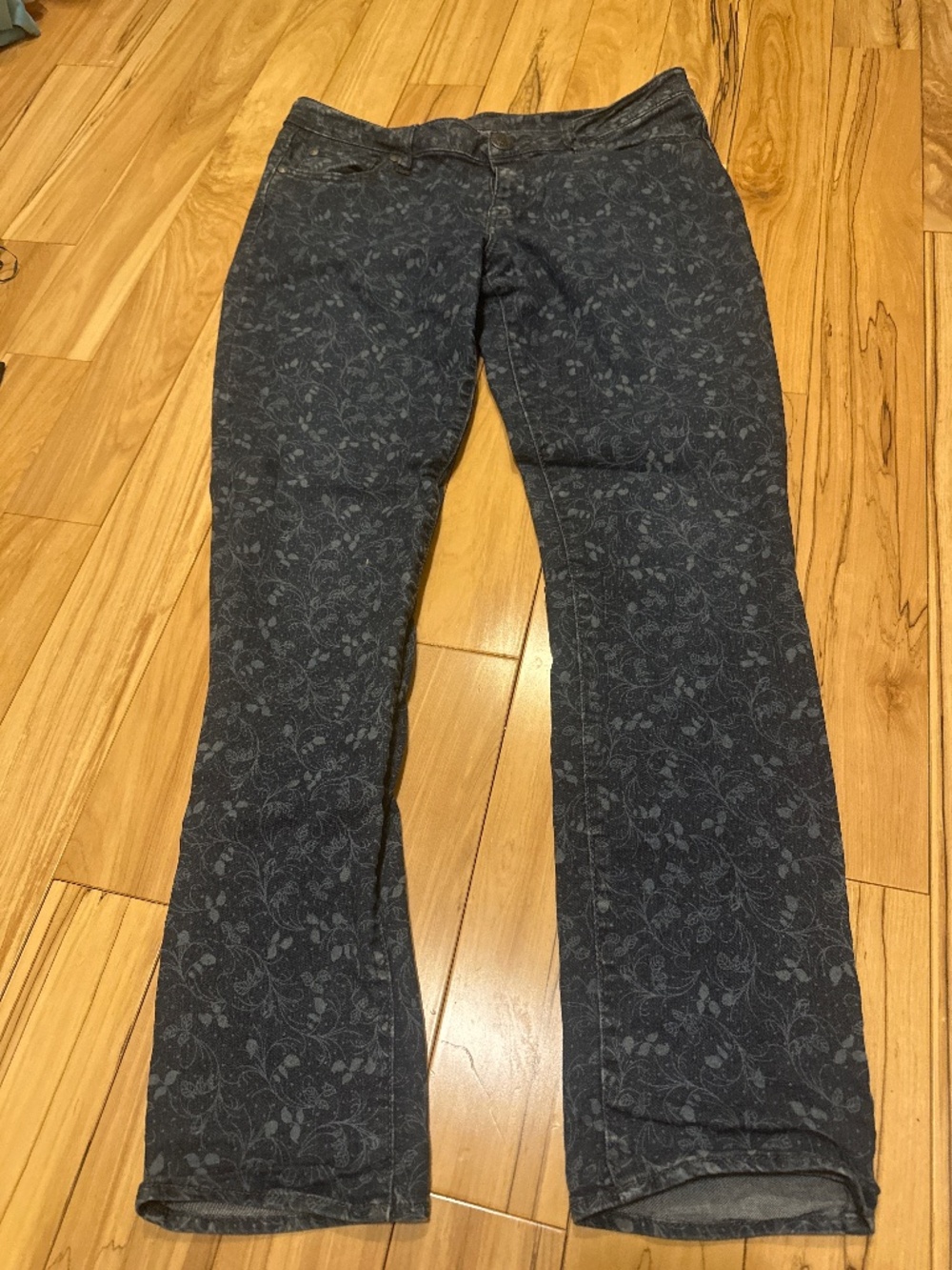 Size 31 floral skinny Brooke jeans by revolution by Ricki’s